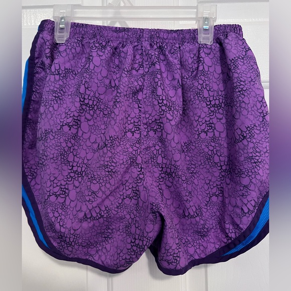 Nike Dry Fit Shorts Size Medium - Picture 2 of 3